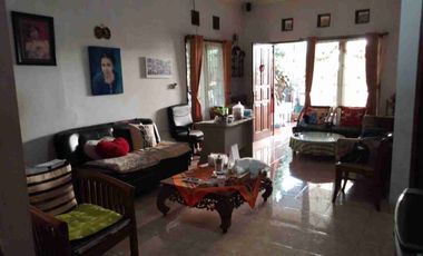 Rumah di dekat Sekolah BPK Penabur Cimahi