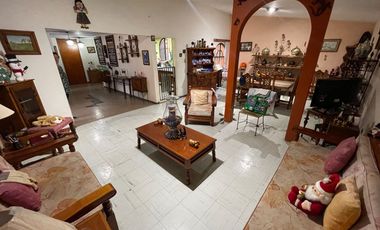 Amplia Casa con Alberca y Jardín en Lomas de Cuernavaca