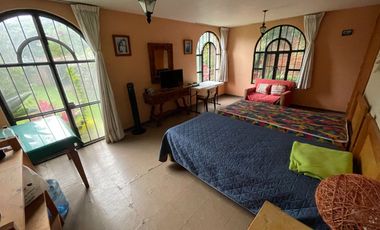 Amplia Casa con Alberca y Jardín en Lomas de Cuernavaca