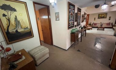 Amplia Casa con Alberca y Jardín en Lomas de Cuernavaca