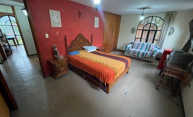 Amplia Casa con Alberca y Jardín en Lomas de Cuernavaca