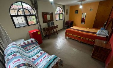 Amplia Casa con Alberca y Jardín en Lomas de Cuernavaca