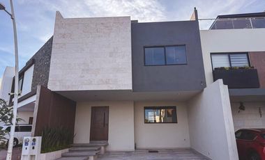 Increíble casa en venta en el Fraccionamiento de San Angel 5