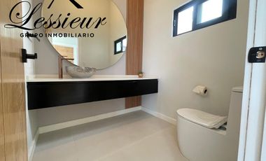 SE VENDE HEMOSA CASA CON ALBERCA EN QUINTAS DEL SOLAR