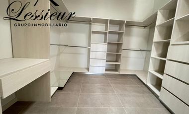 SE VENDE HEMOSA CASA CON ALBERCA EN QUINTAS DEL SOLAR