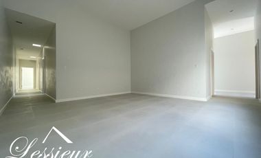 SE VENDE HEMOSA CASA CON ALBERCA EN QUINTAS DEL SOLAR