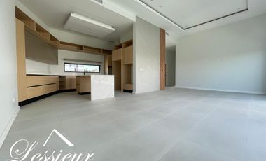 SE VENDE HEMOSA CASA CON ALBERCA EN QUINTAS DEL SOLAR