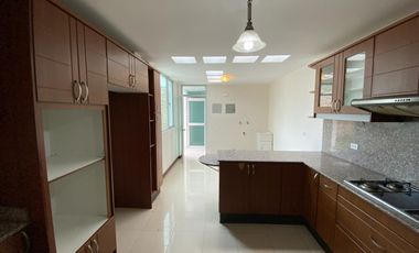 Alquiler casa de 3 dormitorios Cumbaya sector universidad san francisco