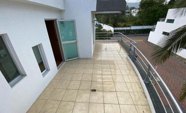 Alquiler casa de 3 dormitorios Cumbaya sector universidad san francisco