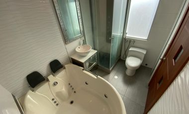 Alquiler casa de 3 dormitorios Cumbaya sector universidad san francisco