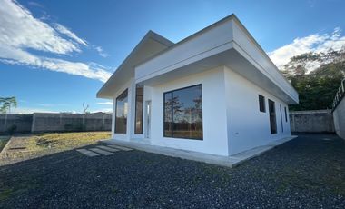 Casa en Venta Puyo Urbanización Jacaranda: Calidad y Diseño Premium 300m