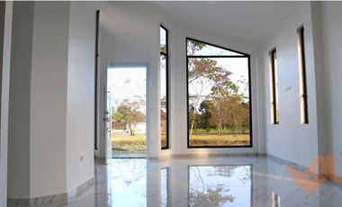 Casa en Venta Puyo Urbanización Jacaranda: Calidad y Diseño Premium 300m