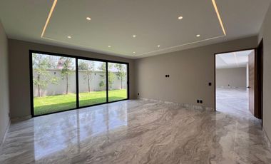 Casa Nueva en renta en Bosques de las Lomas