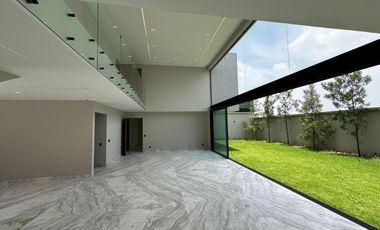 Casa Nueva en renta en Bosques de las Lomas