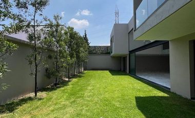 Casa Nueva en renta en Bosques de las Lomas