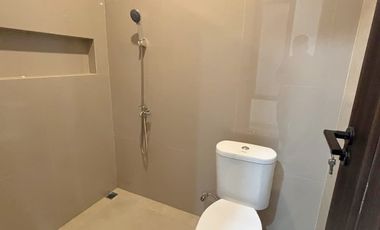 Y386 Rumah Baru 3 Lantai Mewah Modern Rawamangun Jakarta Timur