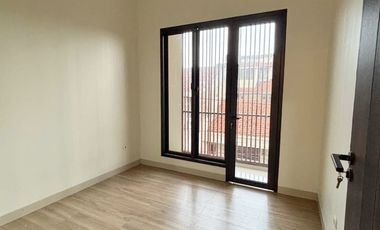 Y386 Rumah Baru 3 Lantai Mewah Modern Rawamangun Jakarta Timur