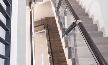 Y386 Rumah Baru 3 Lantai Mewah Modern Rawamangun Jakarta Timur