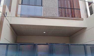 Y386 Rumah Baru 3 Lantai Mewah Modern Rawamangun Jakarta Timur