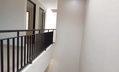 Y386 Rumah Baru 3 Lantai Mewah Modern Rawamangun Jakarta Timur