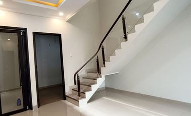 Y386 Rumah Baru 3 Lantai Mewah Modern Rawamangun Jakarta Timur