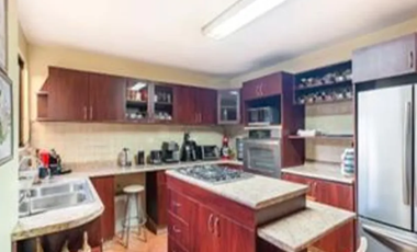 VENTA DE HERMOSA CASA