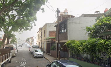 VENTA DE CAS EN JUAN JOSE LEJARZA COL CUAUHTEMOC MORELIA