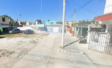 EXCELENTE CASA EN OFERTA HASTA ANTES DEL 17 DE DICIEMBRE, NO CREDITYOS. UBICADOS EN CALLE ANDADOR RIO CHAMPOTONNUMERO 31MANZANA 10CONJUNTO HABITACIONA