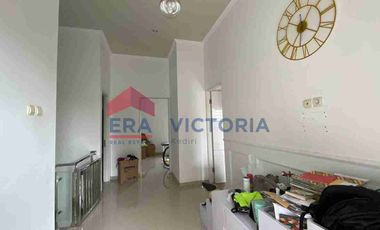 Dijual /disewakan Rumah Premium ada kolam renang di kota Kediri