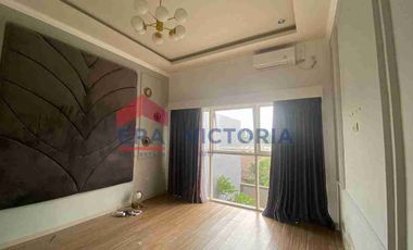 Dijual /disewakan Rumah Premium ada kolam renang di kota Kediri