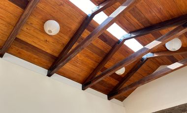 Casa en venta de 6 dormitorios en el centro histórico de quito sector san juan