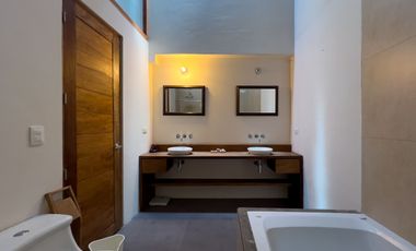 Casa en venta de 6 dormitorios en el centro histórico de quito sector san juan