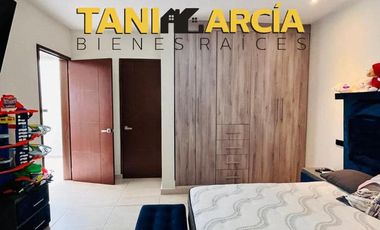 Rento Bella y moderna casa en esquina, doble altura en Córdoba, cerca de Plaza Shangrila.