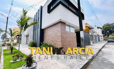 Rento Bella y moderna casa en esquina, doble altura en Córdoba, cerca de Plaza Shangrila.