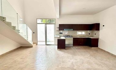 Amplia casa nueva muy cerca de la zona de playas y plazas comerciales