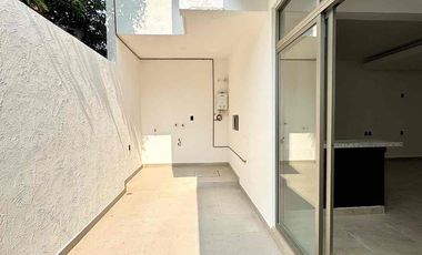 Amplia casa nueva muy cerca de la zona de playas y plazas comerciales