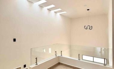 Amplia casa nueva muy cerca de la zona de playas y plazas comerciales