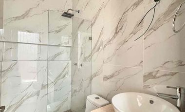 Amplia casa nueva muy cerca de la zona de playas y plazas comerciales