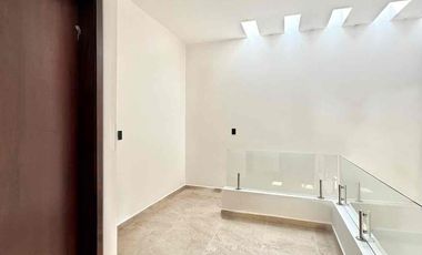 Amplia casa nueva muy cerca de la zona de playas y plazas comerciales