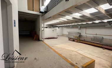 SE VENDE GRAN OFICINA CON BODEGA UBICADA EN CALLE LOMAS DEL REY