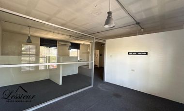 SE VENDE GRAN OFICINA CON BODEGA UBICADA EN CALLE LOMAS DEL REY