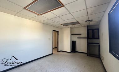 SE VENDE GRAN OFICINA CON BODEGA UBICADA EN CALLE LOMAS DEL REY