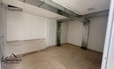 SE VENDE GRAN OFICINA CON BODEGA UBICADA EN CALLE LOMAS DEL REY