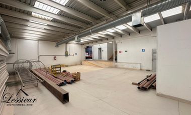 SE VENDE GRAN OFICINA CON BODEGA UBICADA EN CALLE LOMAS DEL REY