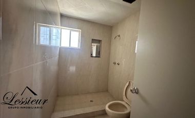 SE VENDE GRAN OFICINA CON BODEGA UBICADA EN CALLE LOMAS DEL REY