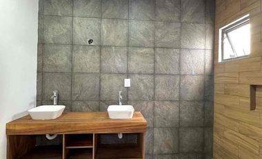 Hermosa casa nueva con recamara en planta baja muy cerca de Sams y plaza Las Americas