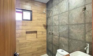 Hermosa casa nueva con recamara en planta baja muy cerca de Sams y plaza Las Americas