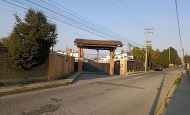 Casa en Renta en Fracc. Tulipanes II, Calimaya, Cerca El Mesón, Enorme Jardín