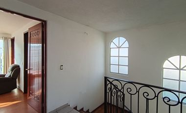 Casa en Renta en Fracc. Tulipanes II, Calimaya, Cerca El Mesón, Enorme Jardín