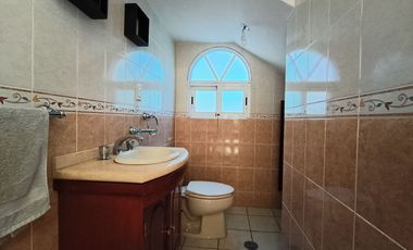 Casa en Renta en Fracc. Tulipanes II, Calimaya, Cerca El Mesón, Enorme Jardín